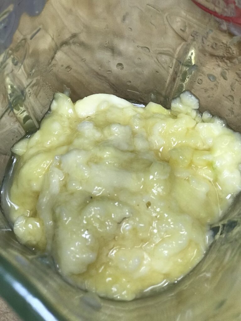 pawpaw pulp looks like mashed bananas
