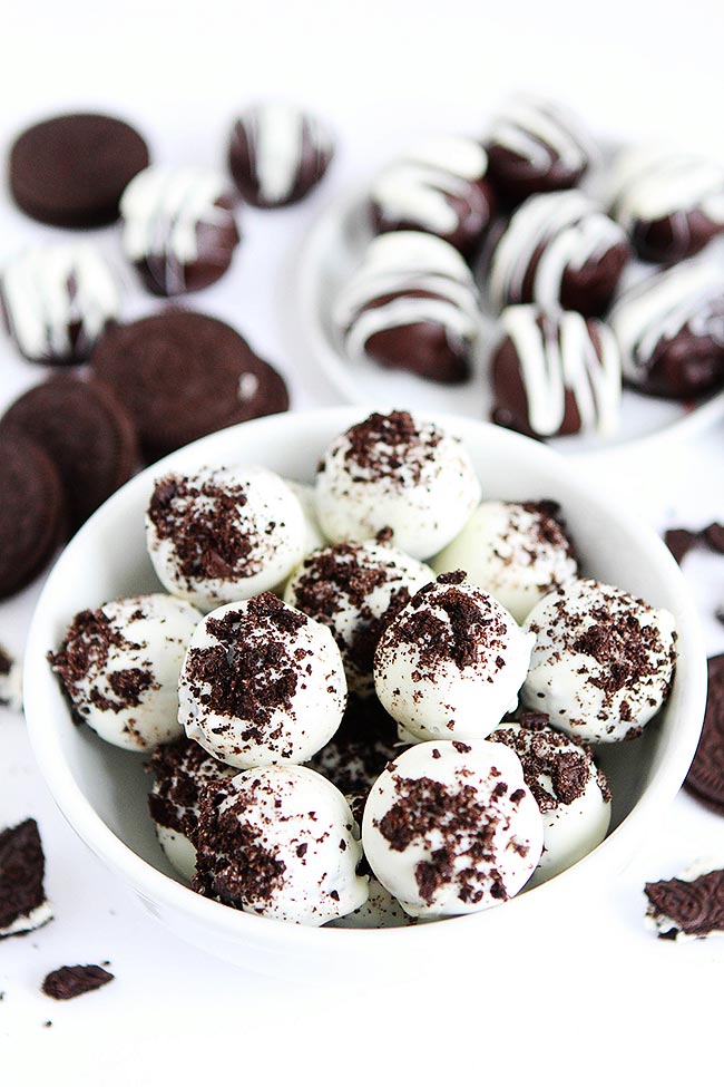 easy Christmas desserts Oreo Balls