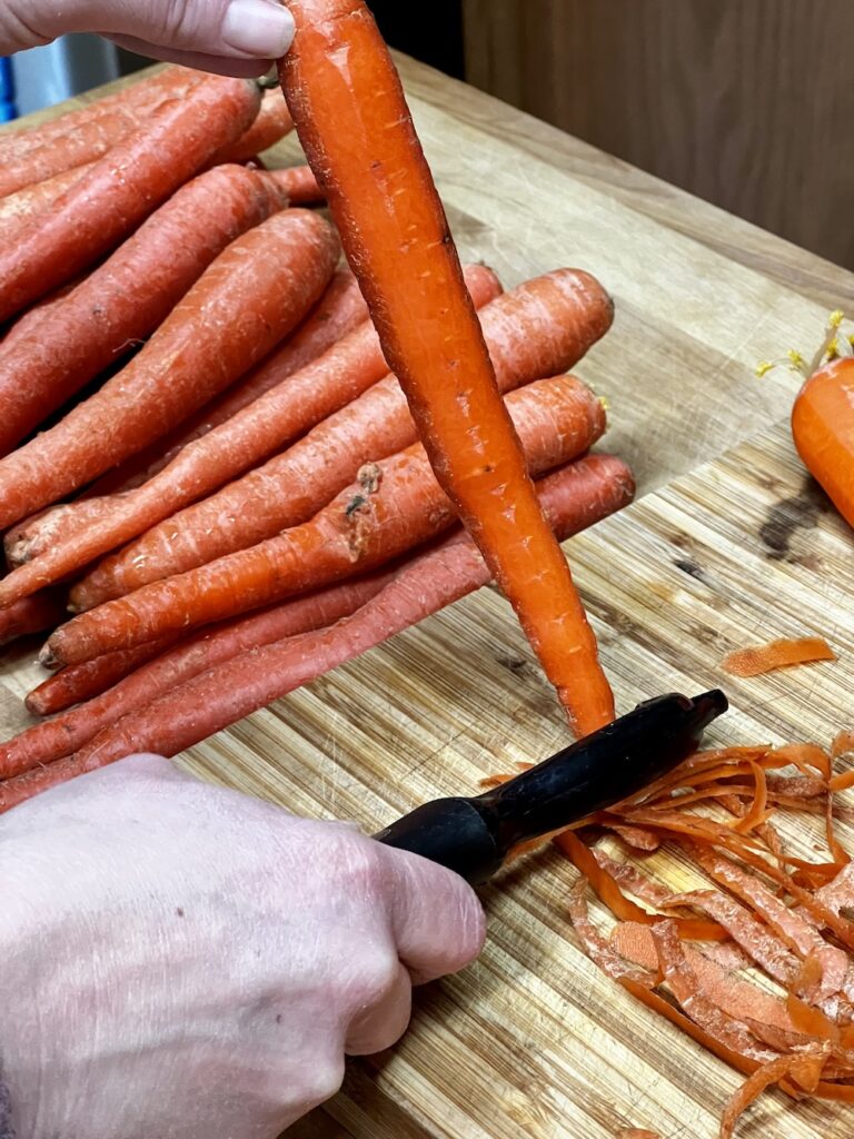 Peeling to freeze carrots